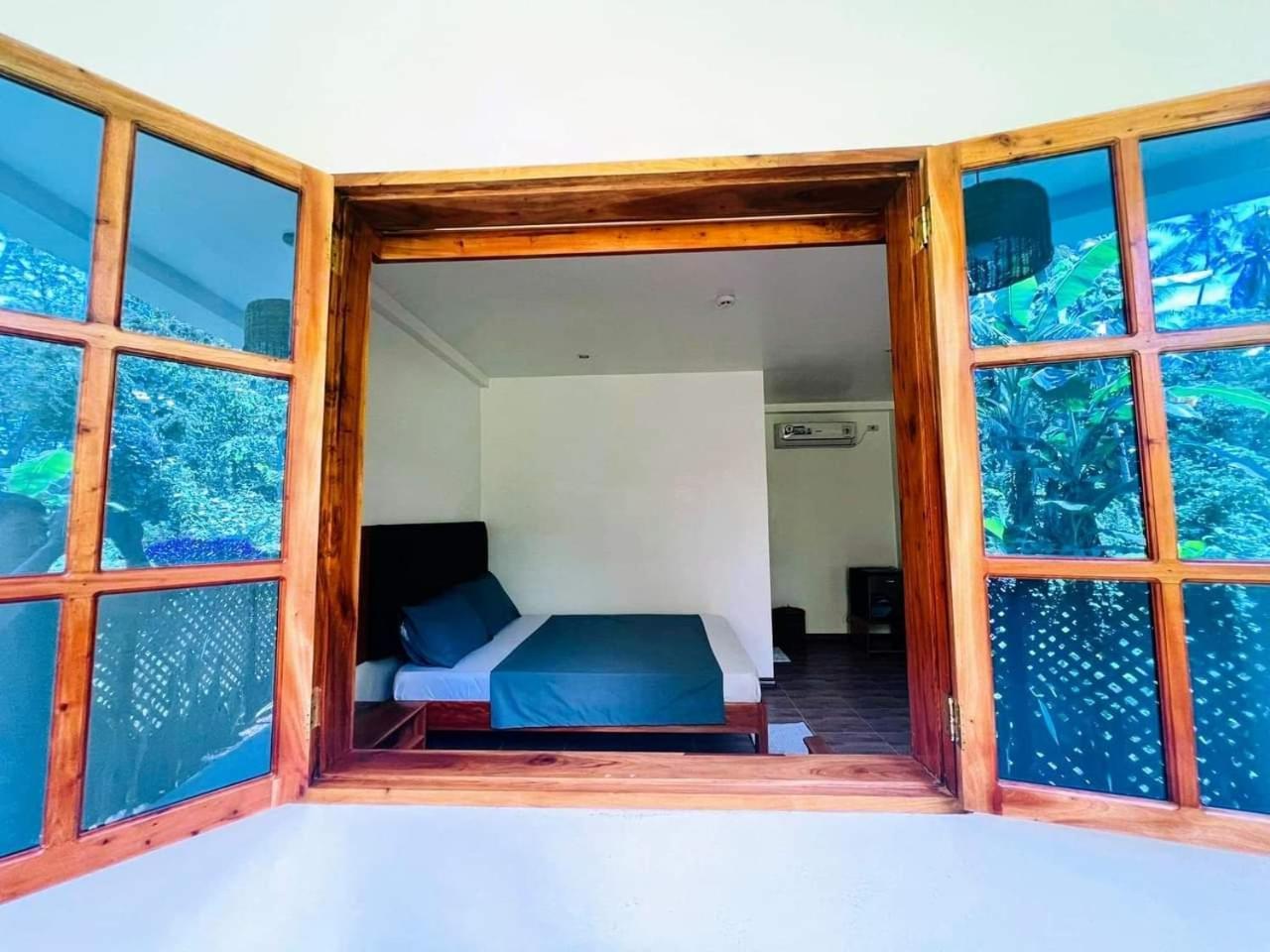 White Bada Guesthouse Siquijor Δωμάτιο φωτογραφία